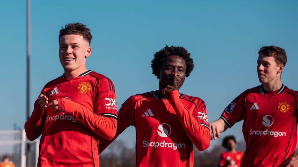Kai Rooney and Man United team-mates respond to new deal announcement for starlet