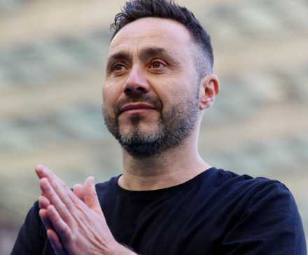 Roberto De Zerbi emotional as he claps Brighton fans