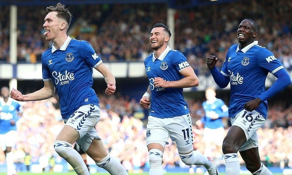 Man Utd urged to re-sign Everton midfielder James Garner