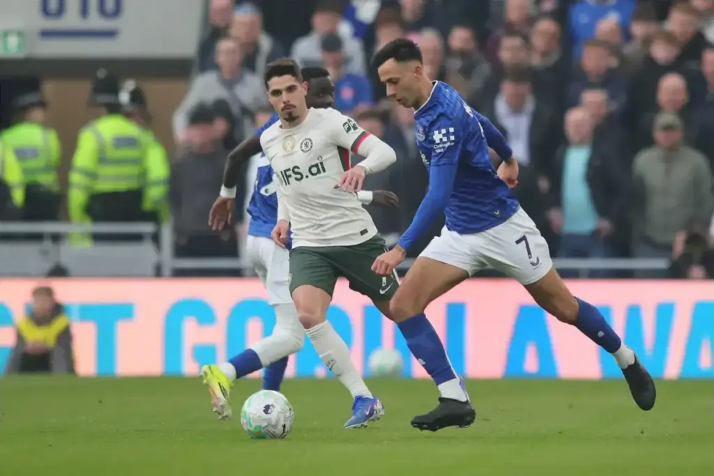 'It's Been Tough', Dwight McNeil Opens Up on Failed Palace Move.