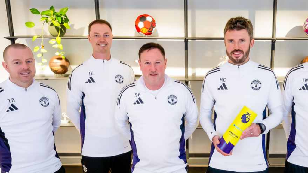 Manchester United coach gives update on decision that will be impacted by Michael Carrick future