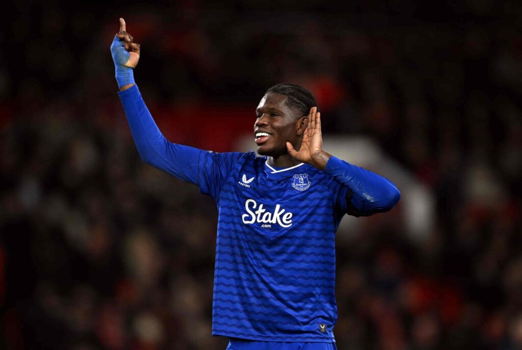 Michael Keane insists Everton teammates are behind Thierno Barry