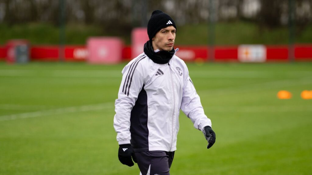 Man Utd confirm two injury boosts as four youngsters named in training camp squad