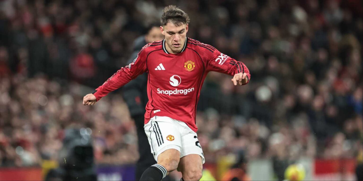 Aston Villa burst into race to sign £26m star who’s dominant in the air Manuel-Ugarte-Man-Utd