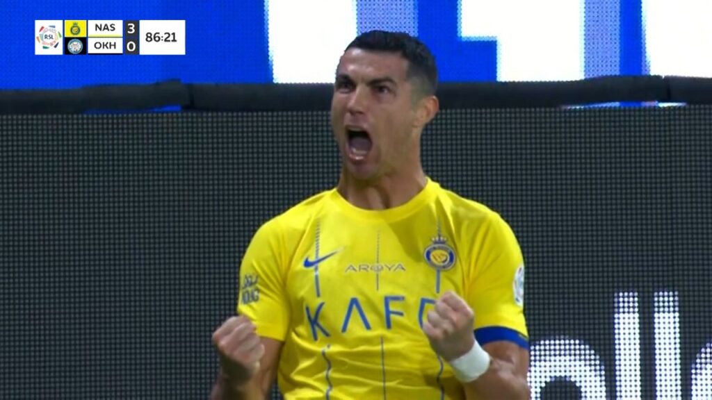 Cristiano Ronaldo SCORES a STUNNING CHIP from MIDFIELD! 🤯