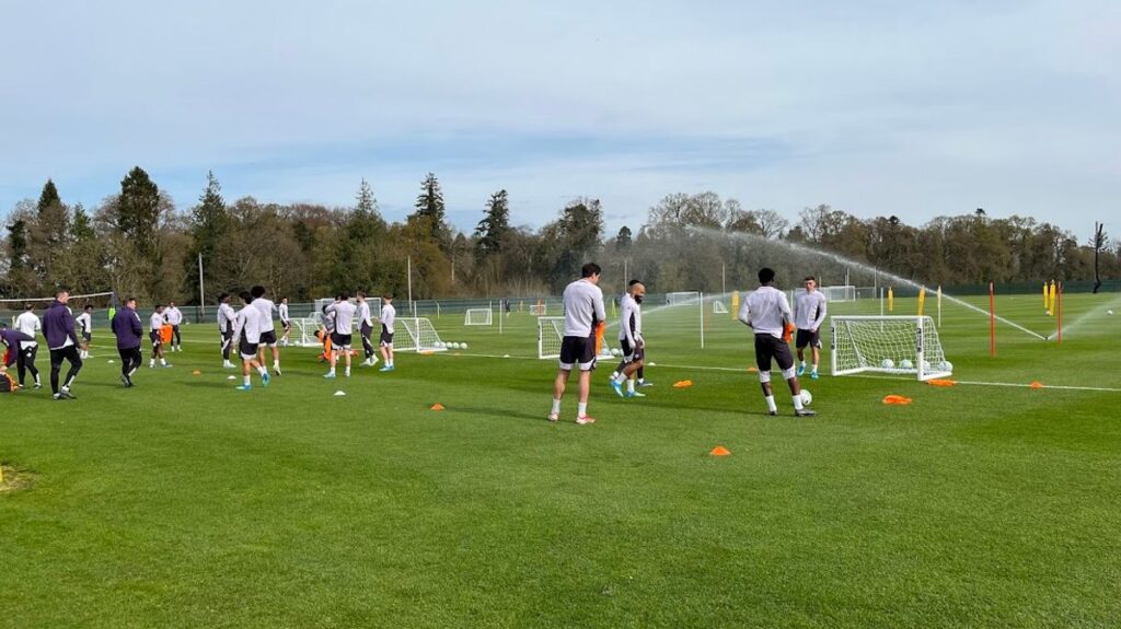 Martinez returns, Mainoo's touch and Binnion's energy - What we learnt in Man United training