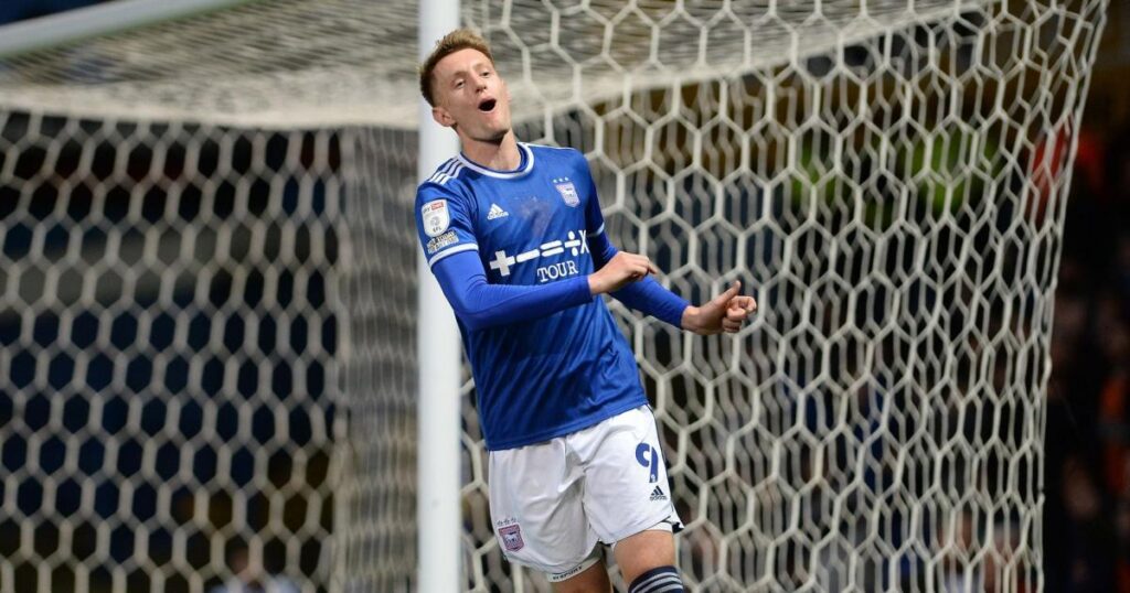 Ipswich Town - Joe Pigott lifts league title at Folkestone