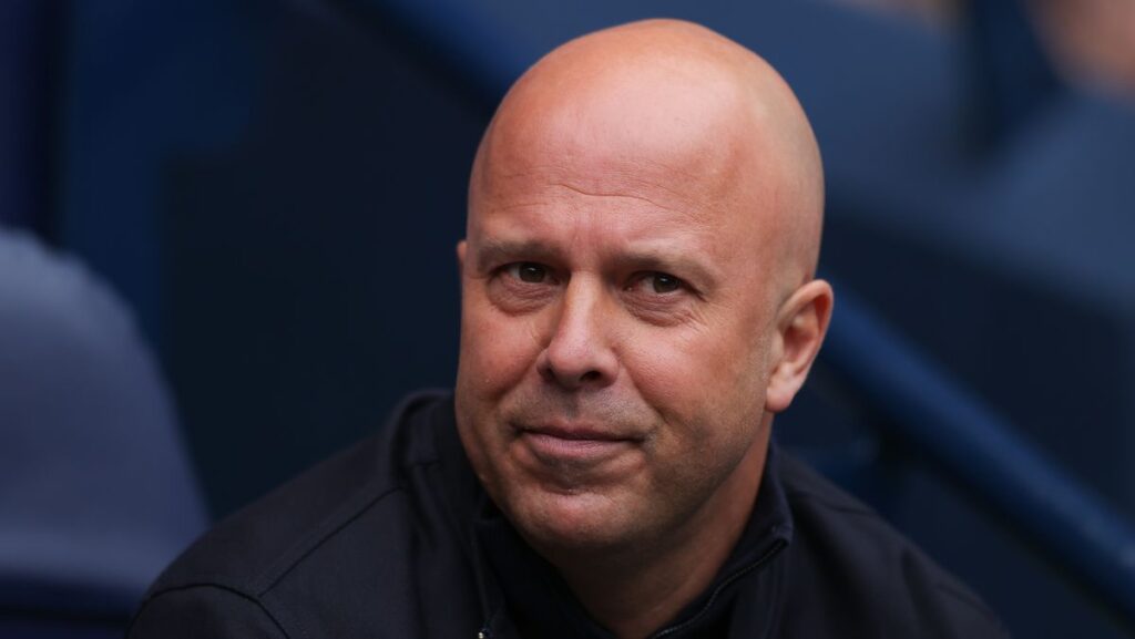 Liverpool boss Arne Slot told he's been 'thrown under the bus' by senior players