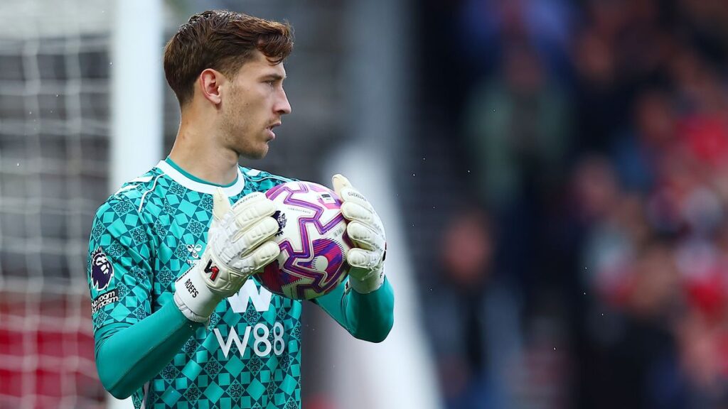 Robin Roefs contract clause emerges as Chelsea eye Sunderland goalkeeper