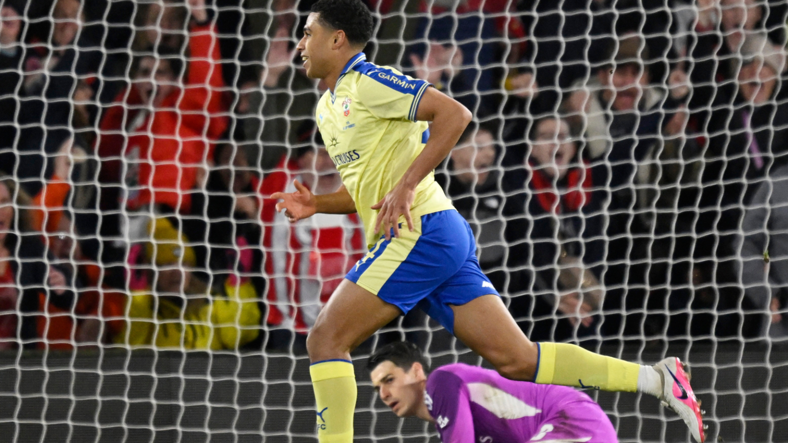 'Last chance' sale claim made as Man Utd, Everton lurk