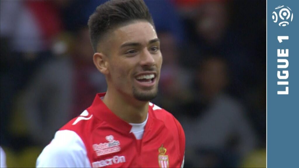 1st goal in Ligue1 Y. FERREIRA CARRASCO (15') - AS Monaco FC - AS Saint-Etienne (2-1) - 2013/2014