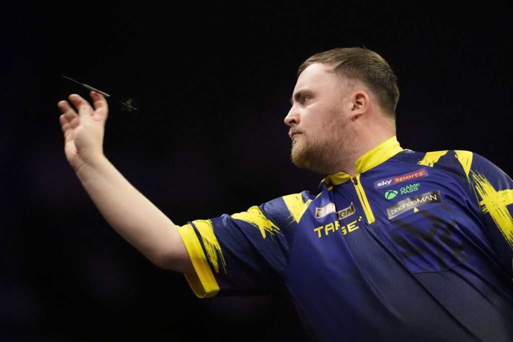 Luke Littler booed by Brighton crowd in Premier League loss to Stephen Bunting