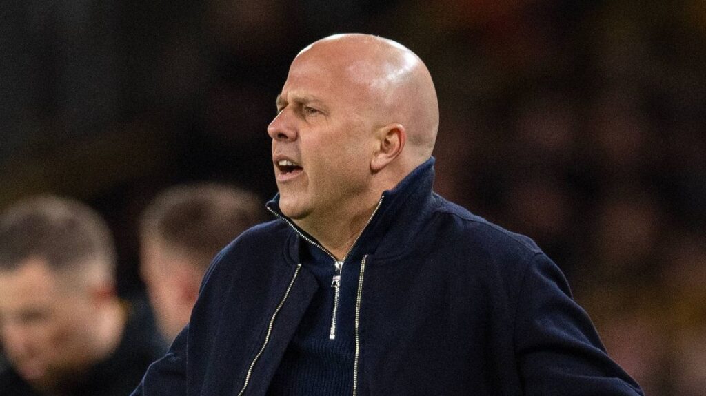 5 horror Arne Slot moments at Liverpool as Jamie Carragher gives brutal verdict