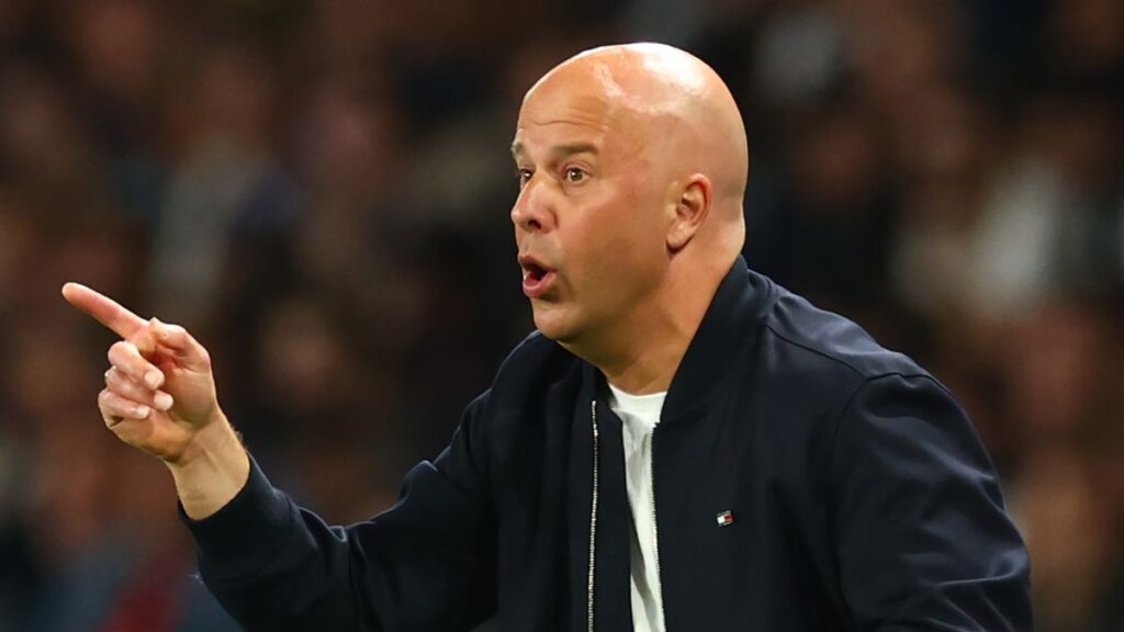 Arne Slot lifts lid on FSG talks as Liverpool problems ‘postponed’ after Jurgen Klopp exit Arne Slot lifts lid on FSG talks as Liverpool problems 'postponed' after Jurgen Klopp exit