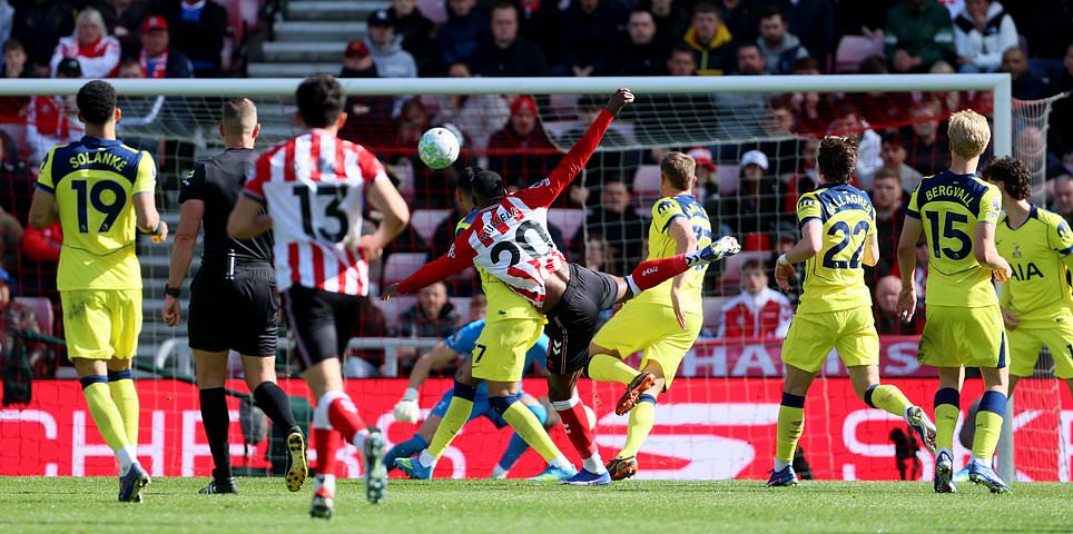 Sunderland vs Tottenham - Premier League LIVE: Latest score, team news and updates as Nordi Mukiele's heavily-deflected goal condemns Spurs to ANOTHER loss - as Crystal Palace beat Newcastle and Nottingham Forest draw with Aston Villa