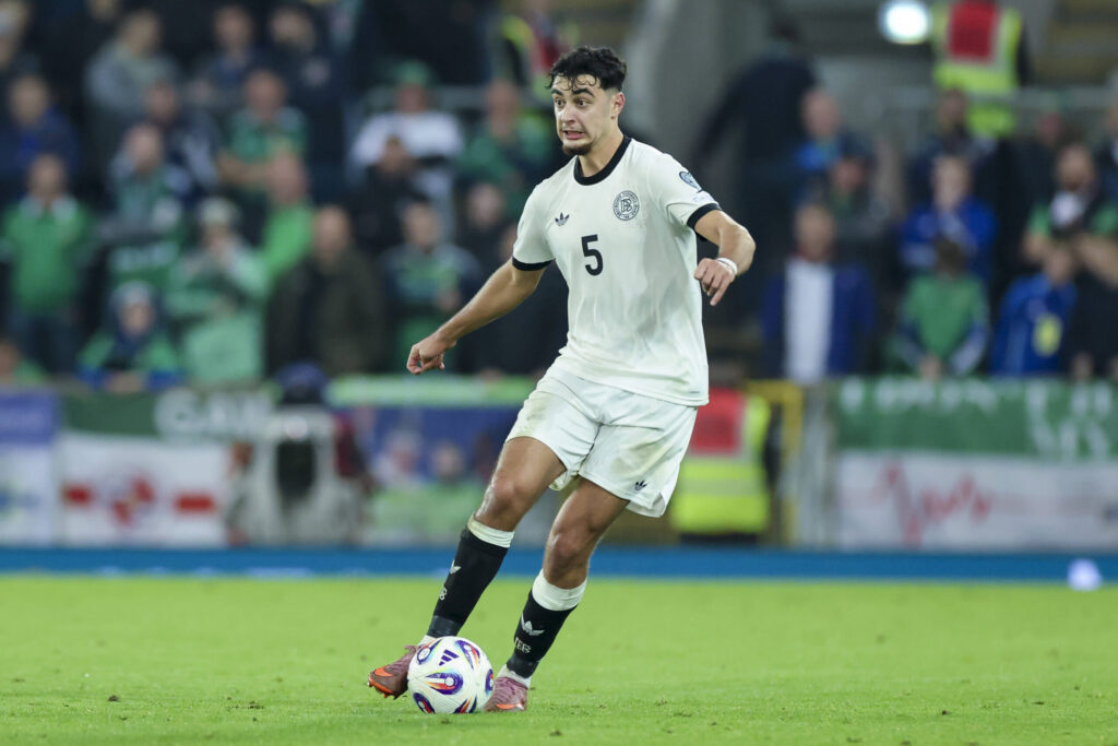 Manchester United dealt major blow in pursuit of midfielder