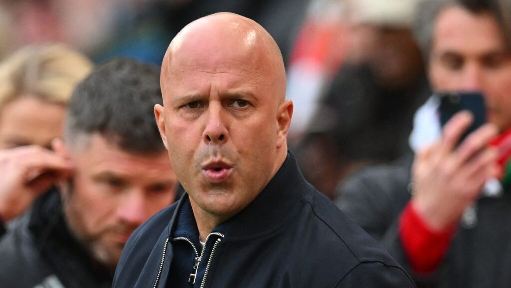 Liverpool face difficult Florian Wirtz decision as Arne Slot considers defensive change