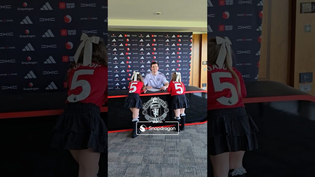 Harry Maguire Commits To United 😍📸