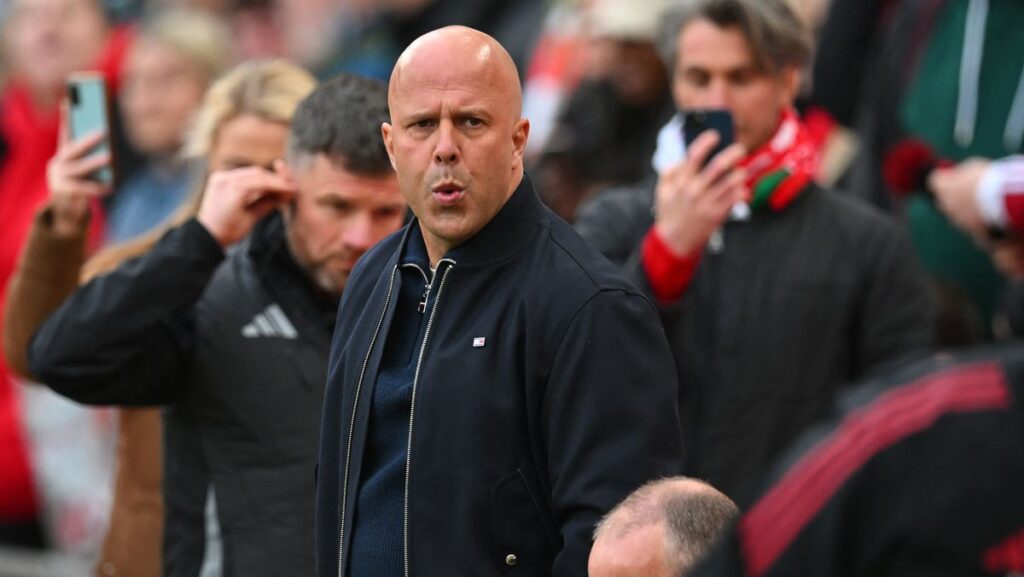 Arne Slot urged to make bold team selection decision ahead of crucial PSG game