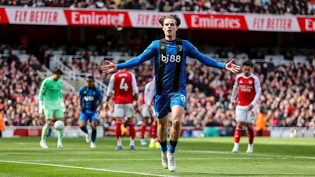 The purpose of Alex Scott and Bournemouth throws open Premier League title race: MOTW