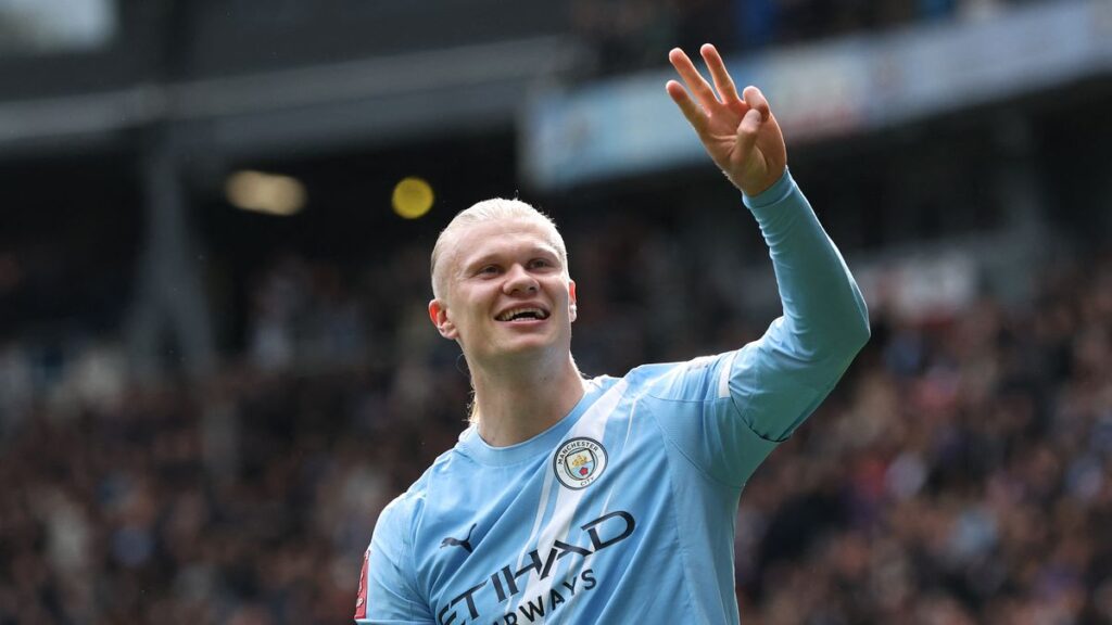 Man City striker Erling Haaland drops two-word reaction to Man United's defeat vs Leeds