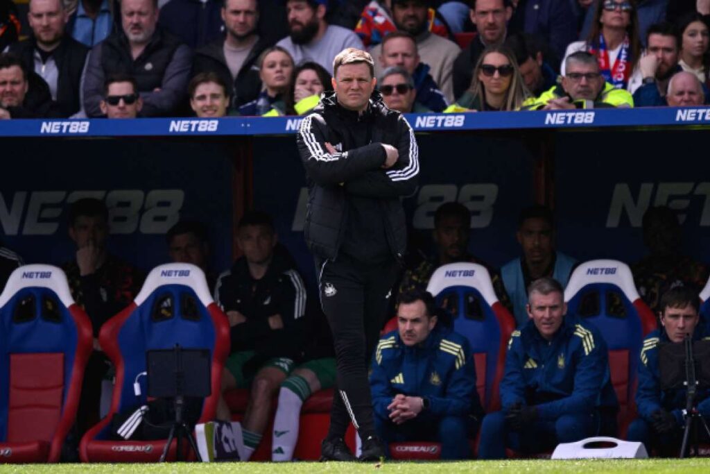 Howe takes responsibility after Newcastle let lead slip against Crystal Palace