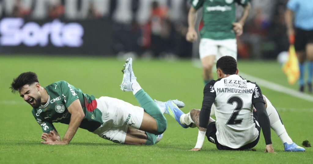 STJD denuncia corintianos e time pode perder 10 mandos de campo após Dérbi | CNN Brasil