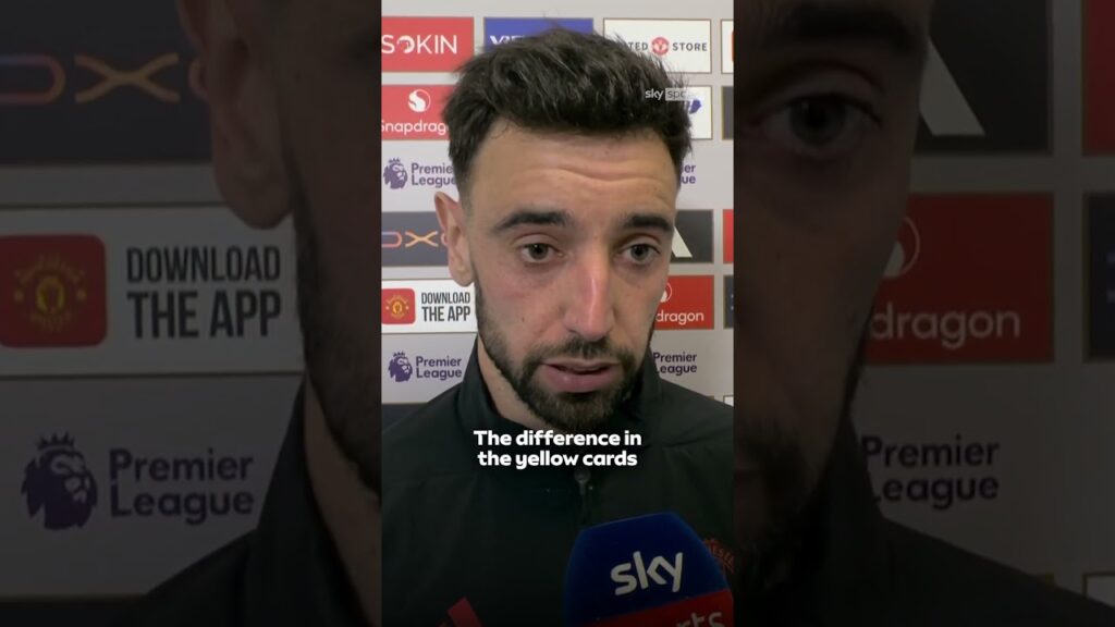 Bruno Fernandes was not happy with the referee in Manchester United's defeat to Leeds 😳