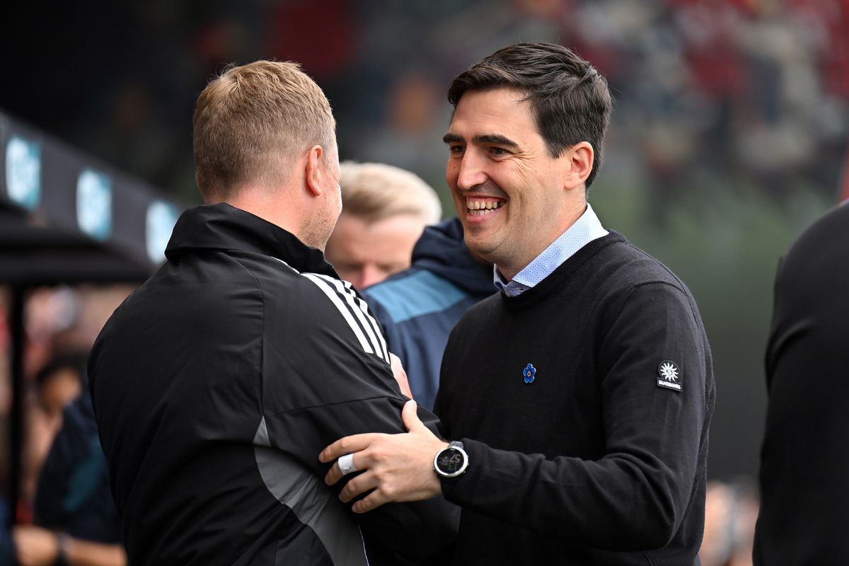 Andoni Iraola, manager of AFC Bournemouth greets Newcastle United's Eddie Howe