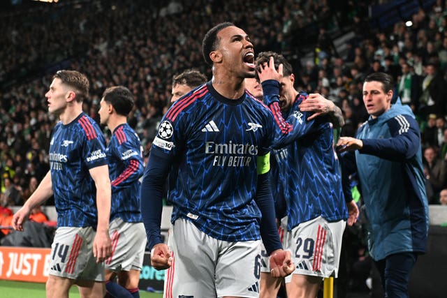 Arsenal players celebrate