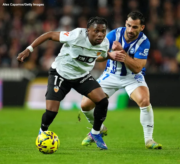 Leeds United Star ‘Doesn’t Have Many Options’ To Stay At Club