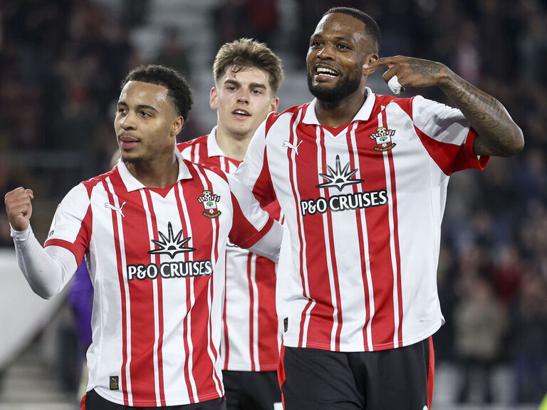 Southampton step up promotion push as Ipswich stall in Portsmouth loss