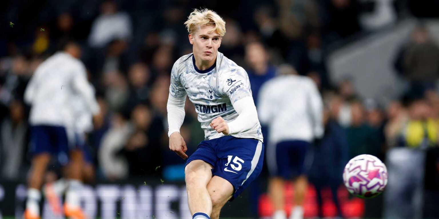 Tottenham midfielder Lucas Bergvall-1