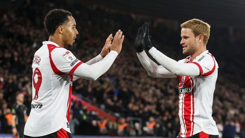 Southampton send bold promotion message but Boro see Ipswich wobble