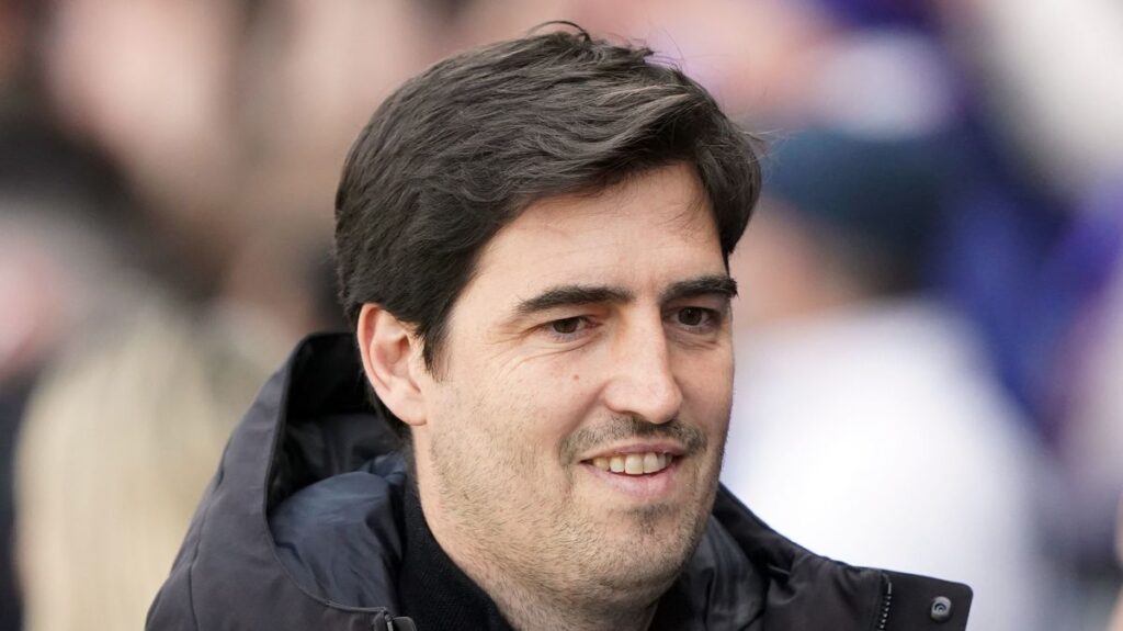 Man United transfer news LIVE: Harry Maguire ban, Andoni Iraola latest, Bayindir deal agreed