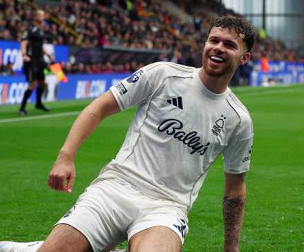 Neco Williams celebrates for Forest