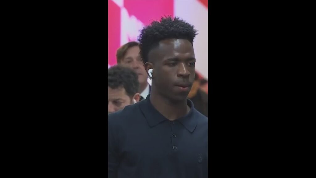 AURA infinita: la entrada de VINICIUS al ALLIANZ que va a poner los pelos de punta al MADRIDISMO