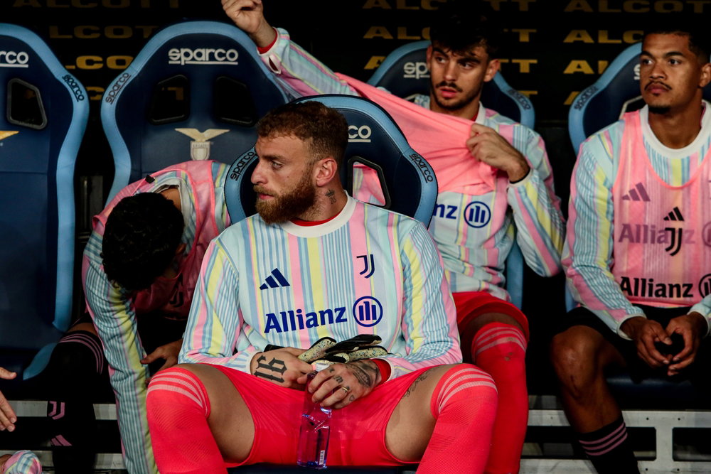 Roberto De Zerbi is keen on Michele Di Gregorio for Tottenham Hotspur