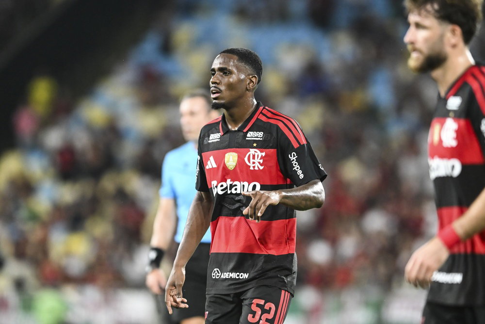 Newcastle United target Evertton Araújo