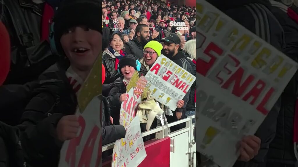 David Raya gives his gloves to young Arsenal fan at the Emirates 🧤🥹 #UCL #Arsenal