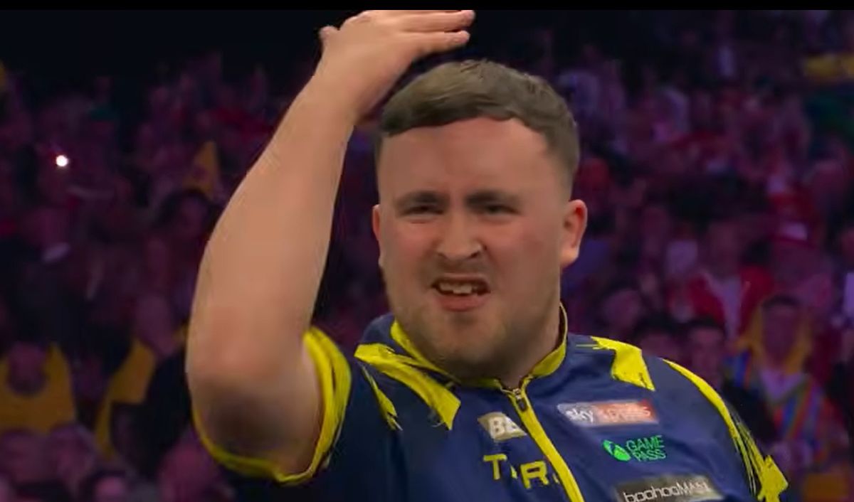 Luke Littler shouting at Gian van Veen