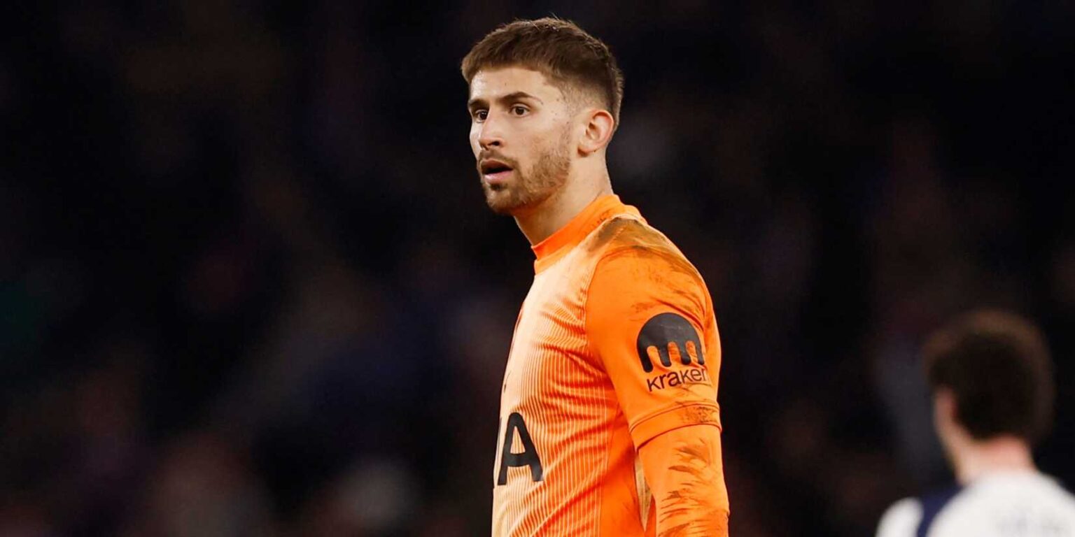 Tottenham Hotspur's Guglielmo Vicario looks dejected after Crystal Palace's Jorgen Strand Larsen scores