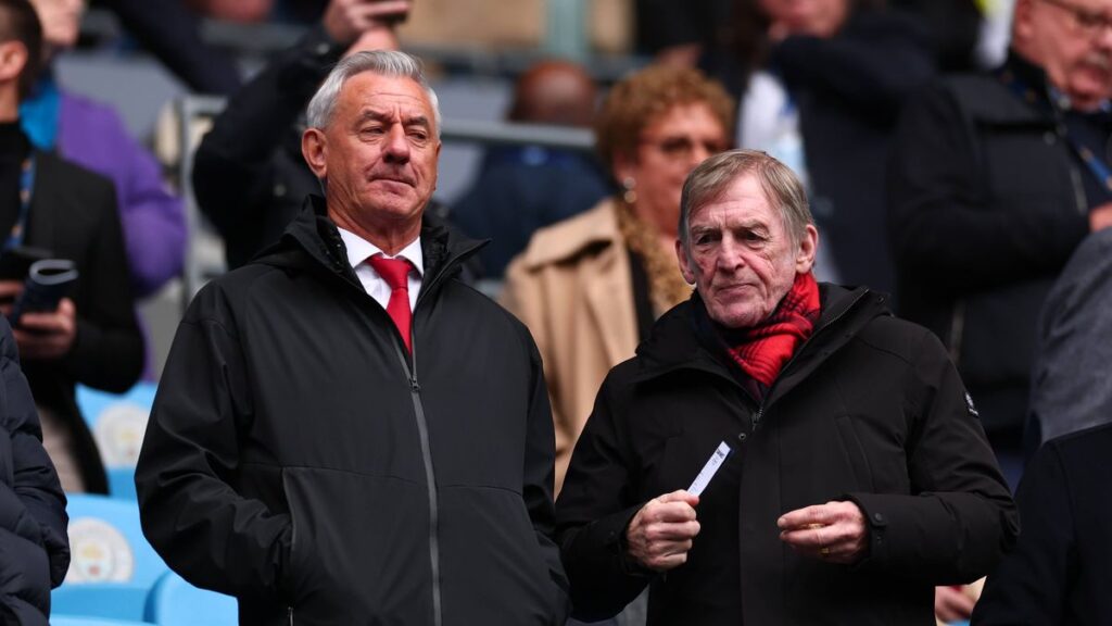 Everton chairman 'kicked' Liverpool icons out of stadium after late drama