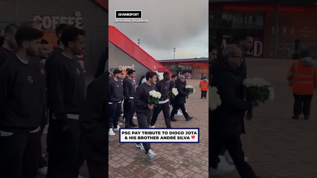 PSG pay respect to Diogo Jota and André Silva in emotional scene 🕊️ #psg