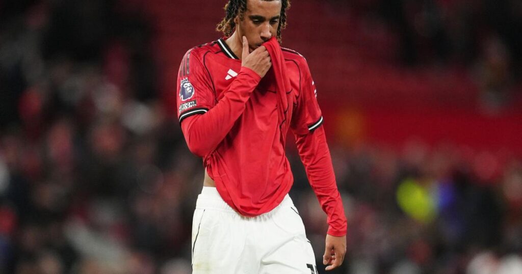 Leny Yoro adds to Man Utd’s defensive concerns for Chelsea clash