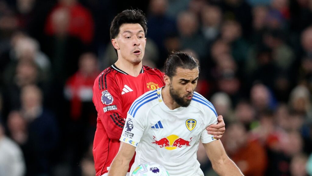 Man Utd left with Lisandro Martinez referee frustration after red card repeat missed