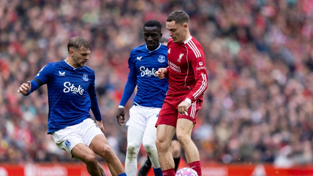 Everton sent Merseyside derby message as 'struggling' Liverpool handed blunt verdict