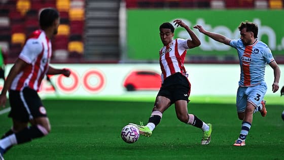 Image de l'article :Brentford U21s 2 Swansea City U21s 2: Laidlaw and Donovan strike as Bees win PDL title at Gtech Community Stadium