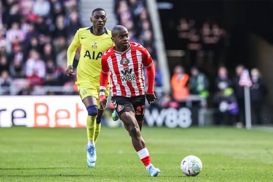 Artikelbild:Manchester United lead race for Premier League destroyer