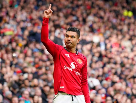 Artikelbild:Manchester United lead race for Premier League destroyer